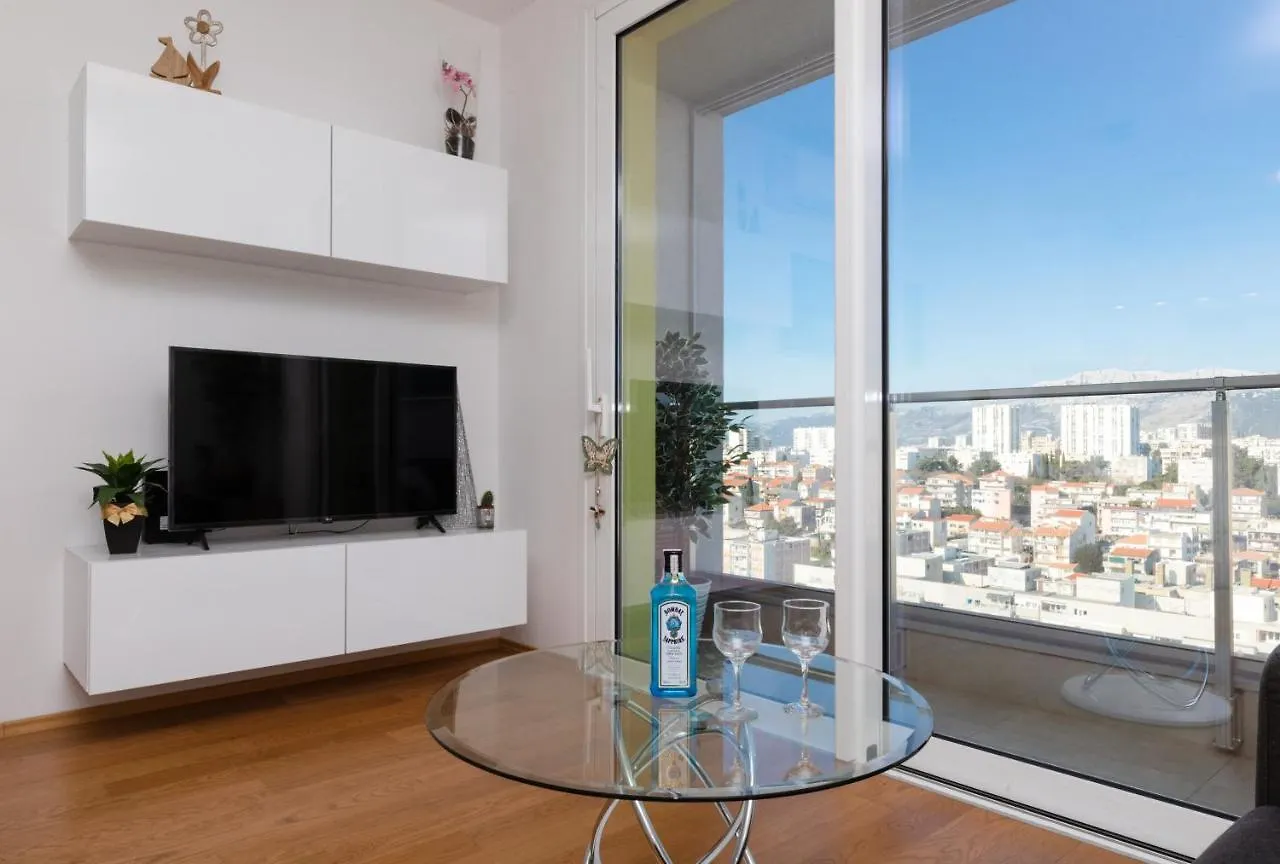 Split Sky Apartment