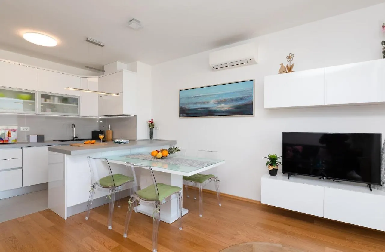 Split Sky Apartment