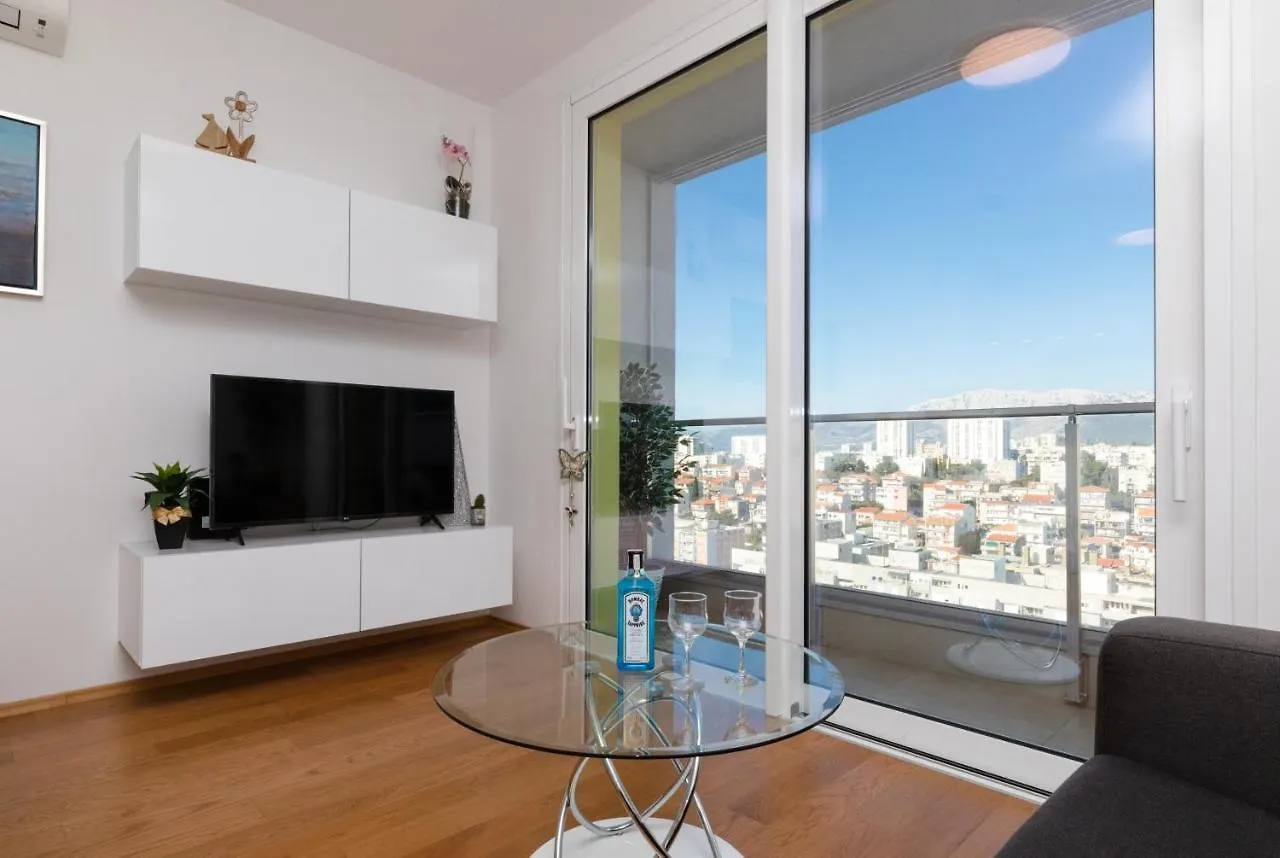 Split Sky Apartment
